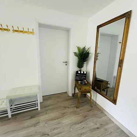 Filmap-Charmant-Modern-Zentral-Balkon-Beamer-Spieletisch Görlitz Buitenkant foto
