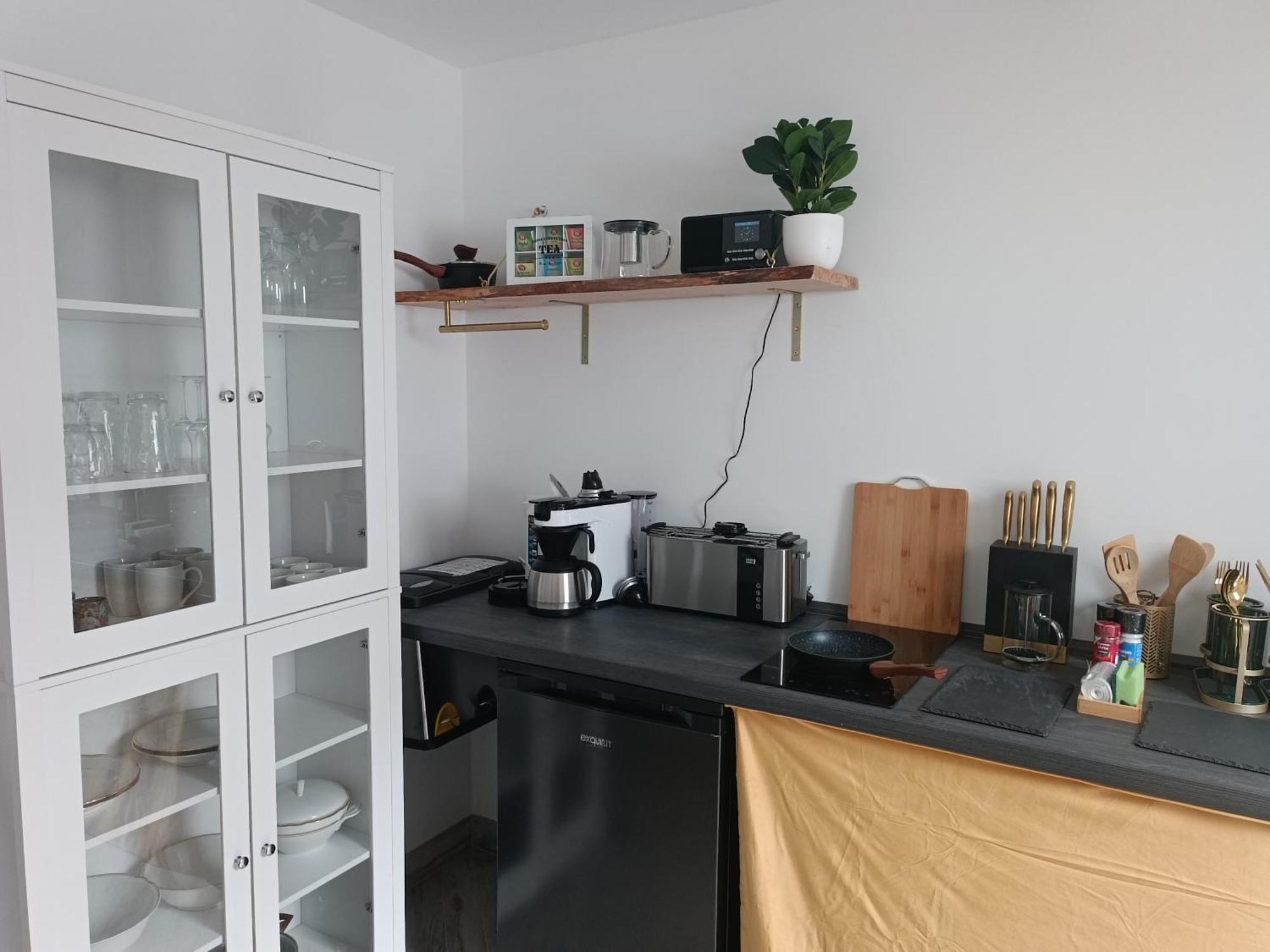 Filmap-charmant-modern-zentral-balkon-beamer-spieletisch Apartment *
